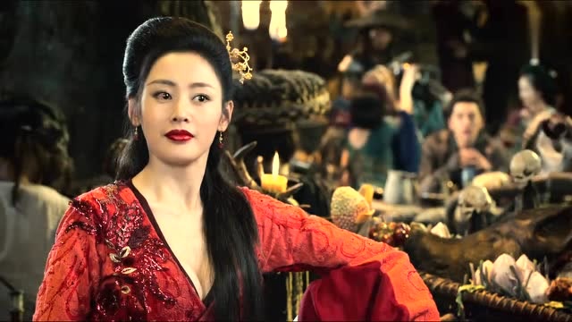 鲛珠传:张天爱一身红装,让男子失去理智,挨打也舒服!