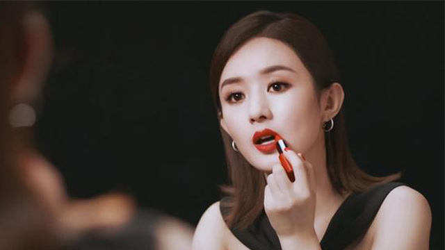 清纯的赵丽颖画起浓妆气场有多大?黑裙红唇被自家老公"雪藏"!