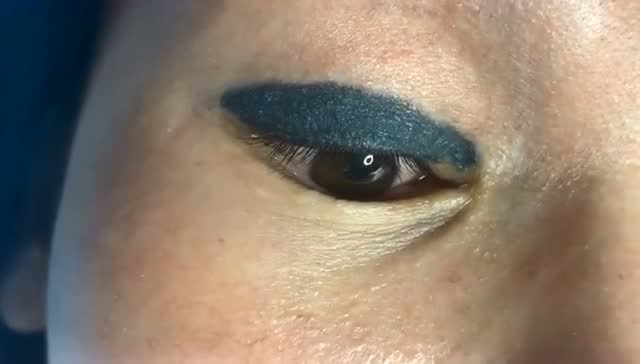 小姨新纹的眼线,怎么看着这么粗啊,能好看吗?