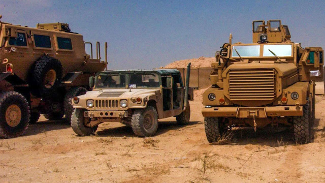 悍马h1性能怎样,通过短片就明白为什么会选择军用了