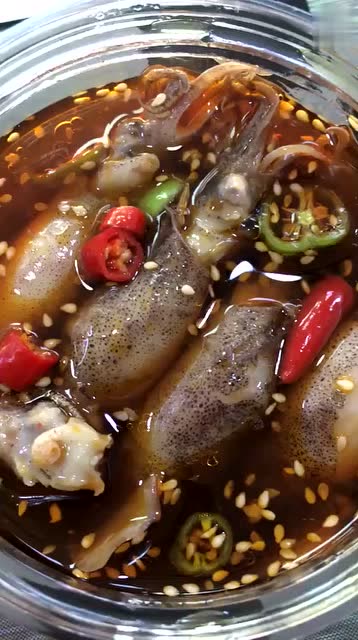 捞汁麻辣满籽籽乌,超级美味,看得我都流口水