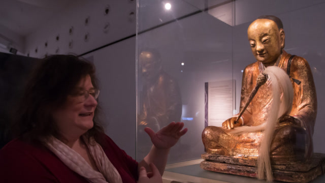 我国最古老的女性"肉身佛像",多年来肉身不腐,头发仍在生长