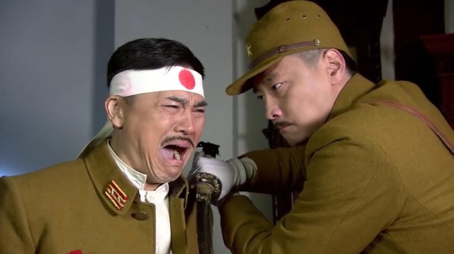 鬼子军官真是可怜,被飞虎队欺负到痛哭流涕,八路看了都心疼