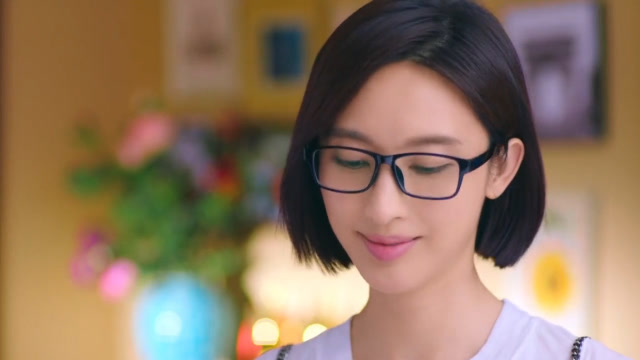 大话红娘:严峰拿着自己的银行卡交给都晓晓