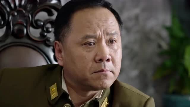 国军司令嚣张欺负黑老大,不料黑老大比他人还多!司令怂了