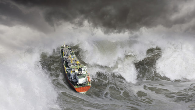 为什么船只面对海啸的时候,是拼命冲向海啸,而不是向后逃离?