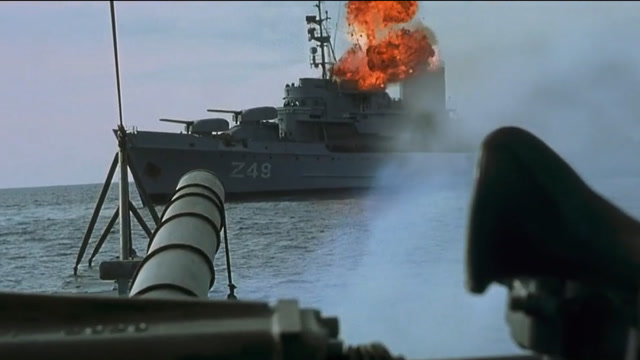 一部豆瓣8.0分的经典电影,潜艇大战驱逐舰,一枚鱼雷就可以解决驱逐舰