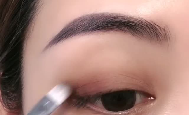 真是精神小妹的眼妆,这个眼影也太好看了吧!