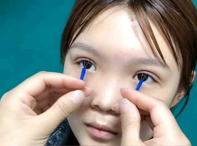 单眼皮小眼睛每天这样撑撑,眼睛变大奇迹出现了