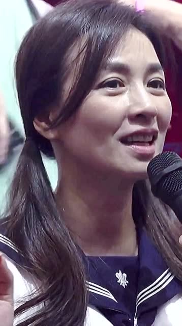 51岁张庭纯素颜无美颜无滤镜实拍来啦!哪个70后能扛着住!