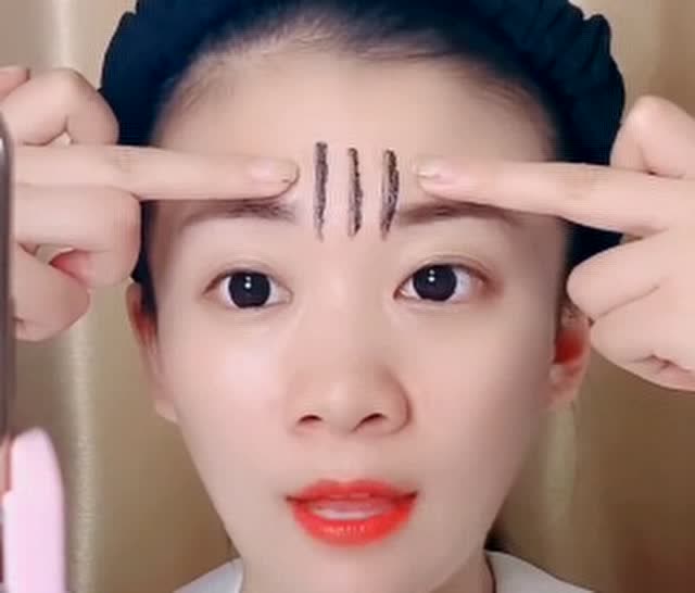 美容院价值5万块的按摩手法,5分钟去除川字纹,赶紧悄悄学起来吧!