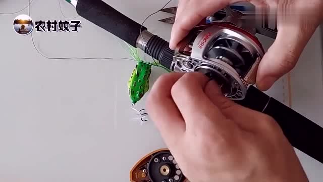 教你正确组装路亚竿,装鱼线绑假饵!
