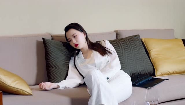 国民老公2 甄希害人不成,反被乔乔抢走了证据,真是太爽了