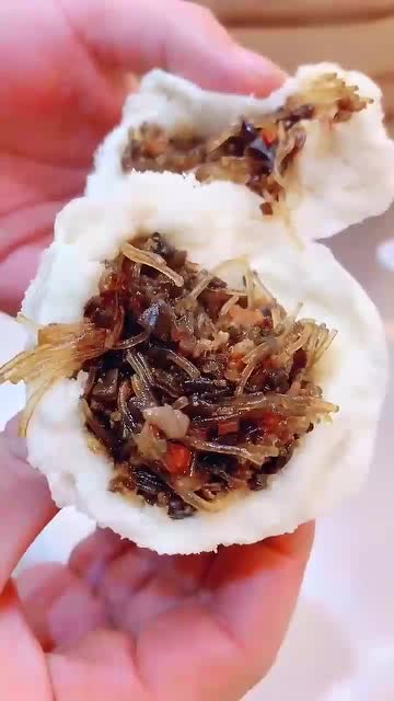 木耳粉丝包这样的包子我奶奶一次能吃四个太好吃了