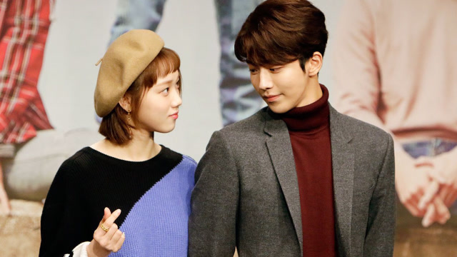 南柱赫李圣经好般配,两人甜蜜瞬间,甜到心底了