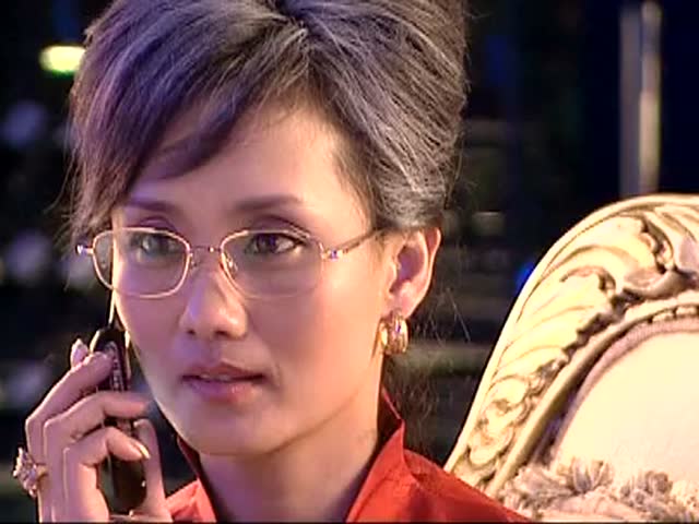 我的丑娘:大春当了王思梦的专职司机,整天出入高档场所,人渐渐的变了