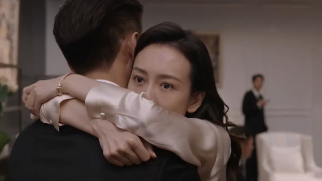 精英律师:靳东王鸥上演前任攻略,职业装王晓晨终于上线了