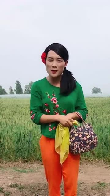 女装大佬黄二妮被狗蛋媳妇拦住接下来二妮反应感觉不对劲啊