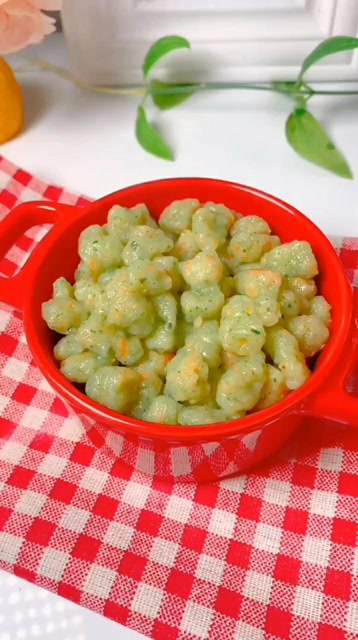 今天做的是蔬菜鲜虾丸,给宝宝补充多种营养!