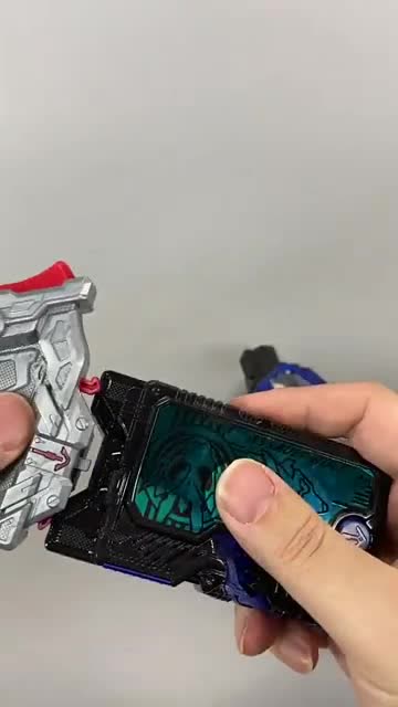 突击野狼升级密钥,插入变身器后的音效真不错,不信自己看