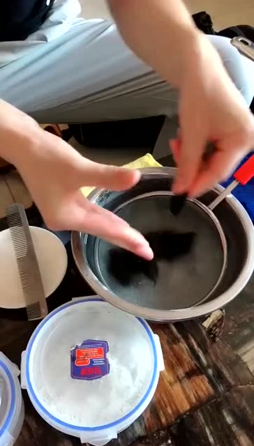原来毛笔是用头发做的,怪不得要用洗发水洗,今天才知道!