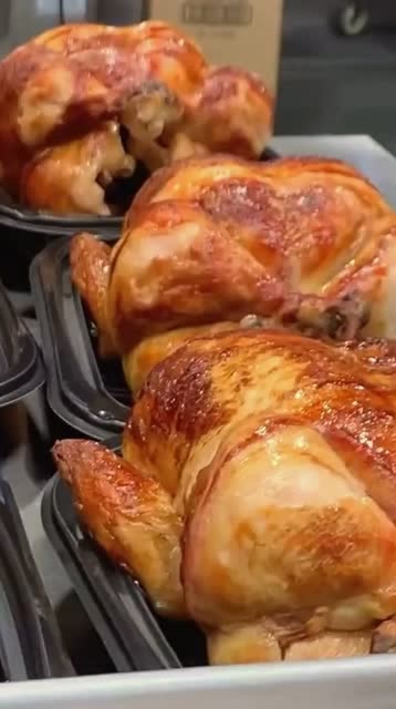 美国穷人的最爱的costco烤鸡,一出锅就卖光,你猜一只多少钱