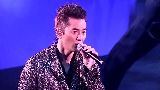 郑伊健现场版《吻感》,颜值巅峰时真是帅气啊!