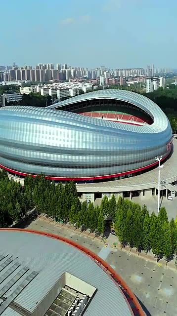 航拍聊城体育场,这里可是聊城地标建筑之一,快来看看吧