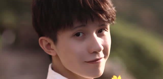 分享一首好歌韩安旭《不在》,旋律忧伤,失恋的人听出自己的故事