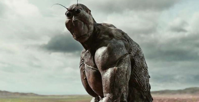 人类把蟑螂送到火星,500年后,变异成2米多高的蟑螂人