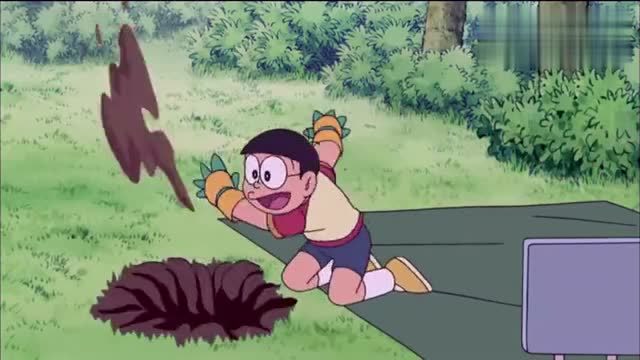 哆啦a梦:大雄野外探险,用鼹鼠手套挖水喝,结果挖到了海水