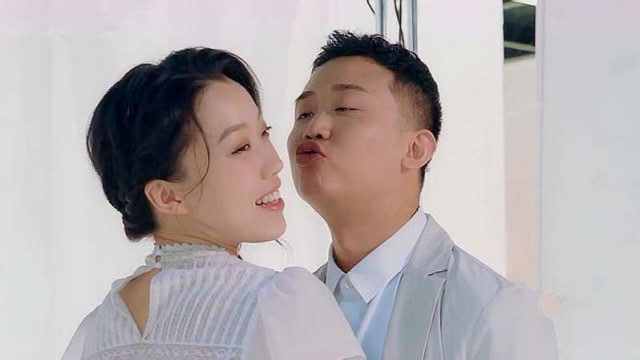 奶盖夫妇拍孕期照,gai对老婆和工作人员的态度,简直天壤之别