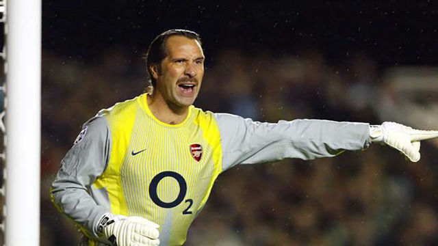 英超十大门将 虽然希曼曾惨遭小罗戏耍 但这一点不影响他的伟大