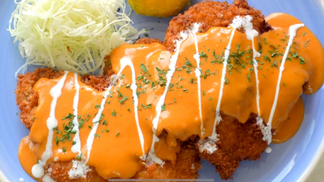 炸猪排韩式:排鲜香酥脆,可以搭配米饭,蔬菜一同食用,营养丰富!