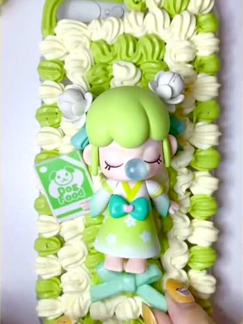 鼻涕泡女孩盲盒奶油胶手机壳,黄绿色是春天的颜色啊