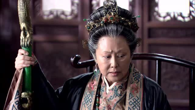 佘太君派人去叫杨宗保,不知道杨宗保会不会说出实情