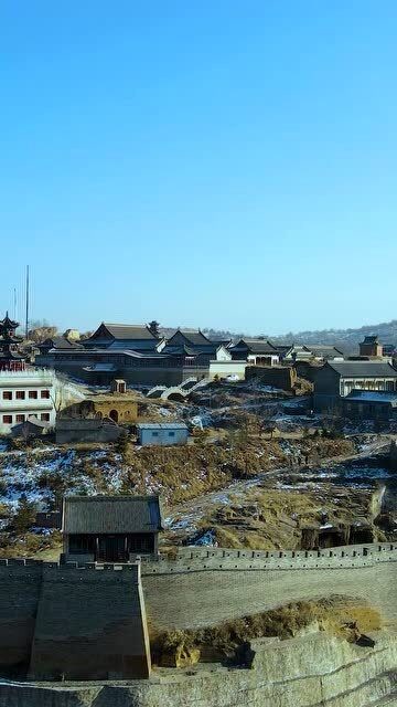 横山波罗古堡,位于无定河之南,黄云山之峰,自古为军事要隘.