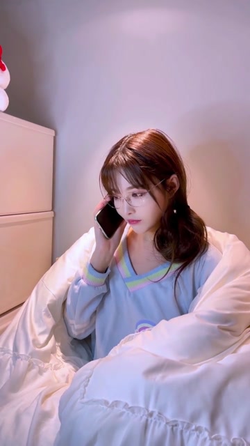 林洛洛:敢关机…那我…不需要你了