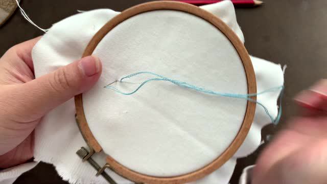 松果果刺绣针法裂线绣