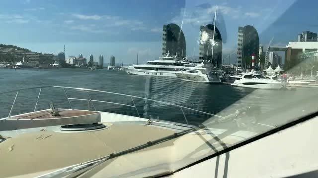 王思聪的三艘游艇,据说租三小时就要15万,真是贫穷限制了我的想象!