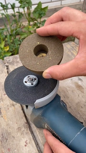 一款可以打磨石头的磨光轮,安在角磨机上就可以使用!