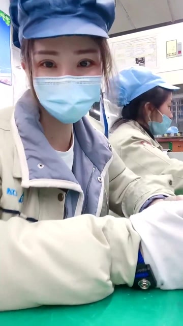 都说电子厂美女多,今天来到一看,第一眼就相中了这个!