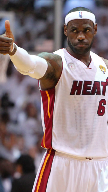 满满回忆!老詹热火生涯揭幕战 从此开启三巨头时代