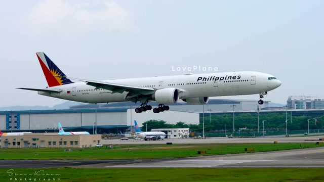 菲律宾现役最大飞机波音777 午后抵达广州装载物资返回马尼拉!