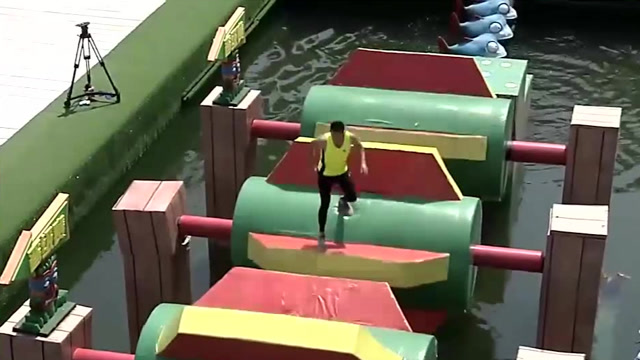 厨师小哥闯关,人狠话不多,直接拿下第一宝座丨男生女生向前冲