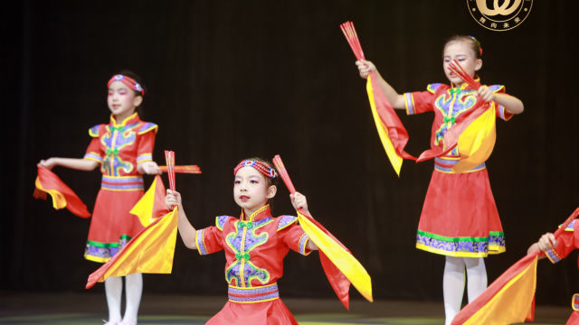 lisa舞蹈2021舞向未来银奖剧目蒙族舞筷子舞《欢歌草原》