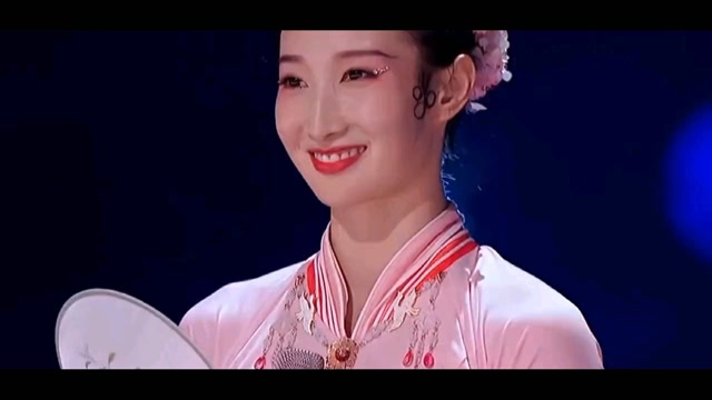 朱瑾慧小可爱真是一媚惊人啊,这舞姿,这身段,撩人的小表情真的太迷人