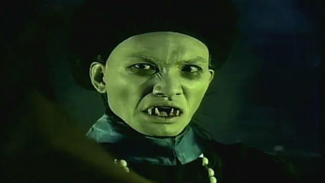 僵尸王玄魁吃下鬼魂功力增强十倍 林正英都打不过它 被打的重伤