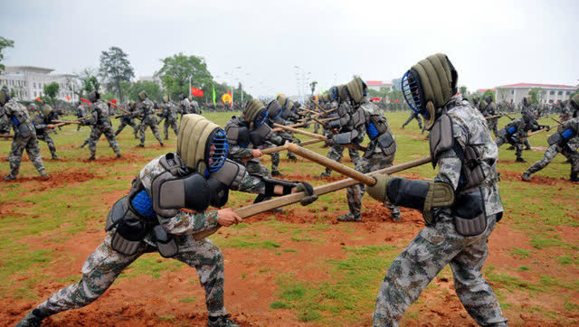 士兵刺刀基础训练 能认真点吗?