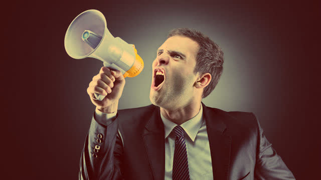 用动嘴这个软件做出带表情的照片